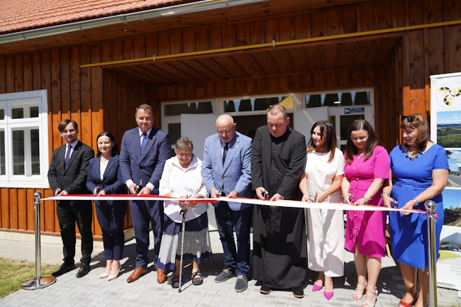 Moment symbolicznego przecięcia wstęgi