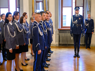 Chwila uroczystego apelu na rozpoczęcie Święta Policji